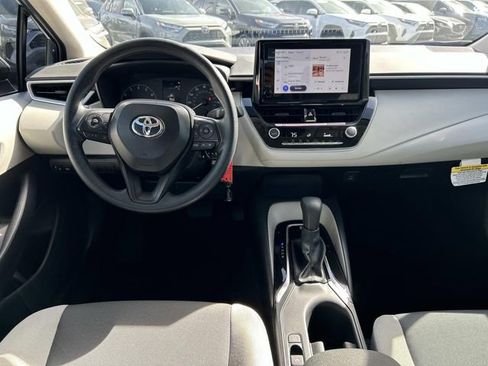 Used 2025 Toyota Corolla LE image 13