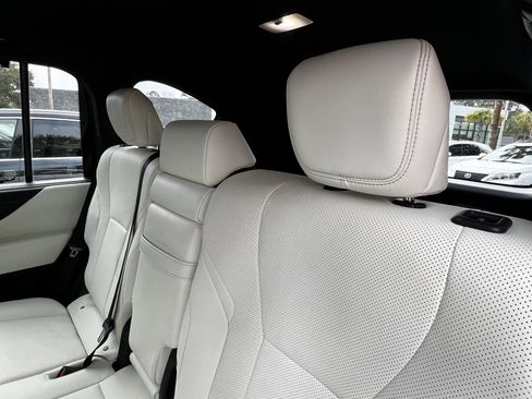 Used 2022 Lexus LX 600 4WD w/ Accessory Package (Z1) image 34