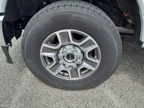 Used 2026 Ford F250 Lariat AWD/4WD image 9