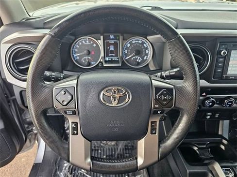 Used 2018 Toyota Tacoma SR5 image 6