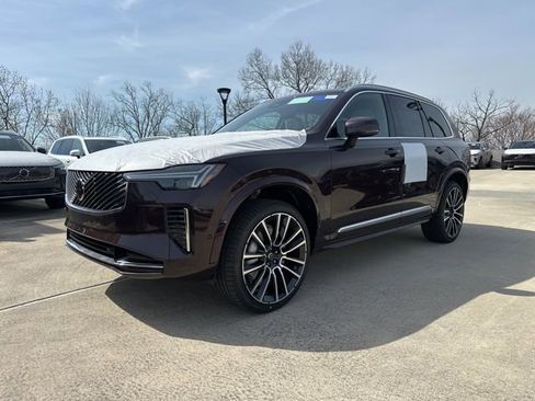 New 2026 Volvo XC90 B6 Plus w/ Protection Package image 3