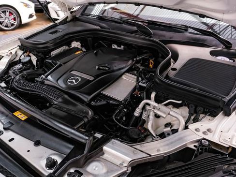 Used 2019 Mercedes-Benz GLC 300 w/ Premium Package image 46