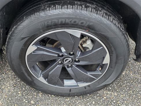 Used 2024 Nissan Rogue SV image 35