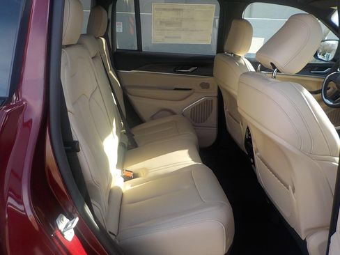 New 2026 Jeep Grand Cherokee Limited image 10