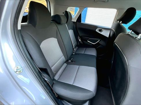 Used 2020 Kia Soul LX image 19
