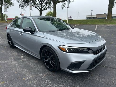 Used 2023 Honda Civic Sport image 3