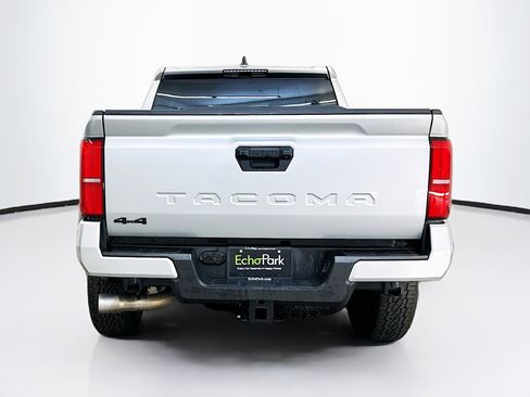 Used 2025 Toyota Tacoma TRD Off-Road image 7