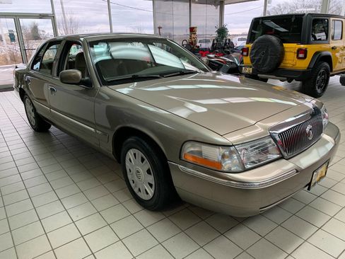 Used 2005 Mercury Grand Marquis GS image 4