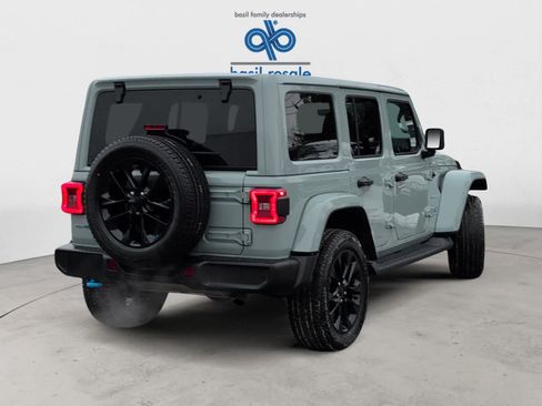Used 2023 Jeep Wrangler Sahara w/ Dual Top Group image 7