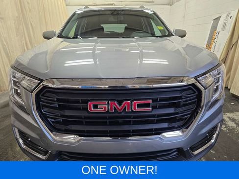 Used 2023 GMC Terrain SLE w/ Driver Convenience Package image 3