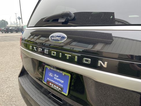 Used 2023 Ford Expedition XL AWD/4WD image 26