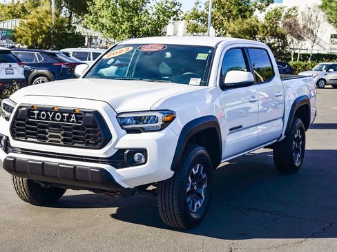 Certified 2023 Toyota Tacoma TRD Off-Road image 3