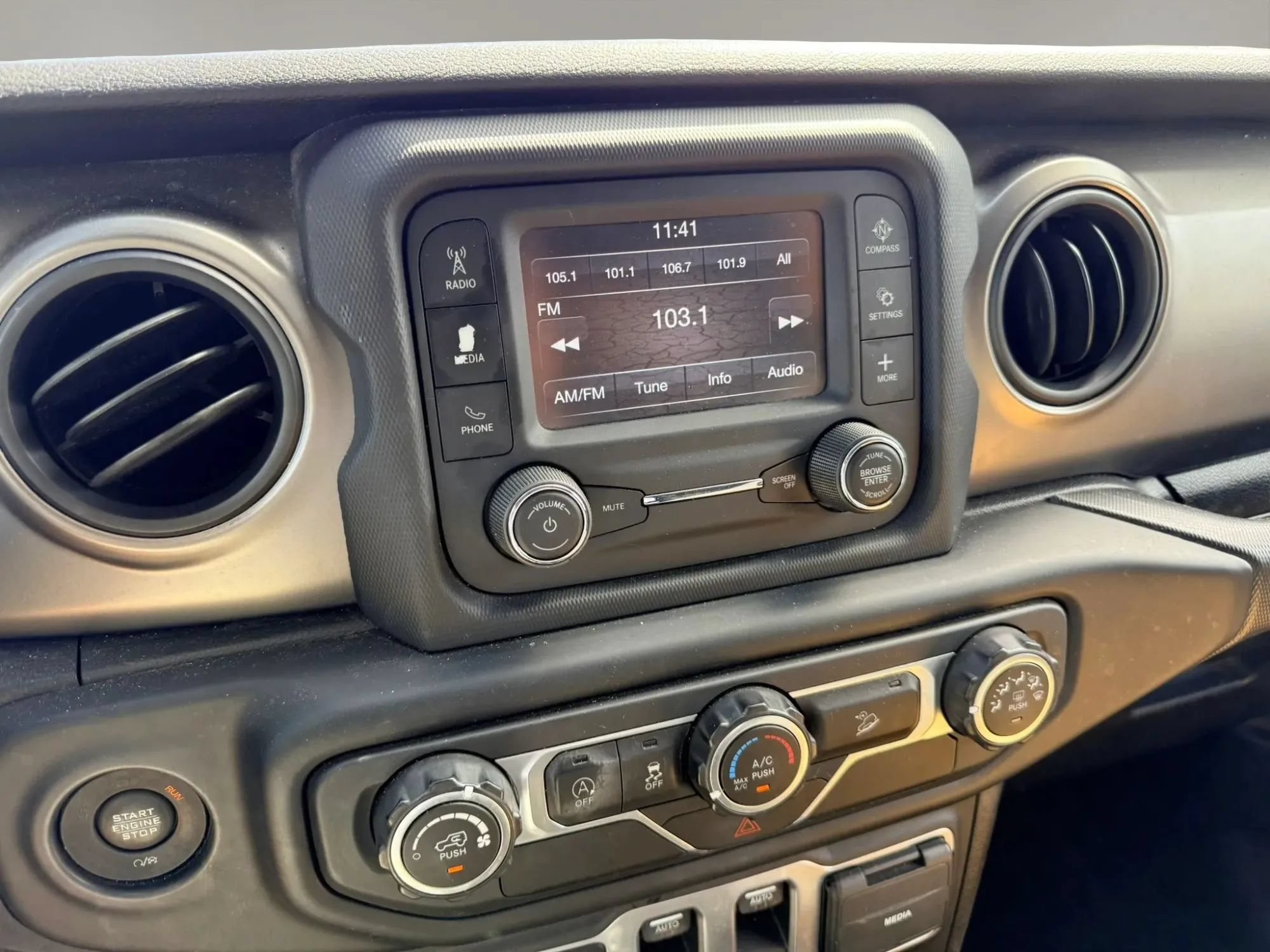 Used 2019 Jeep Wrangler Sport AWD/4WD image 14