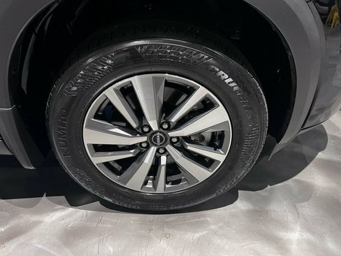 Used 2025 Nissan Pathfinder SL w/ Cargo Package FWD image 13