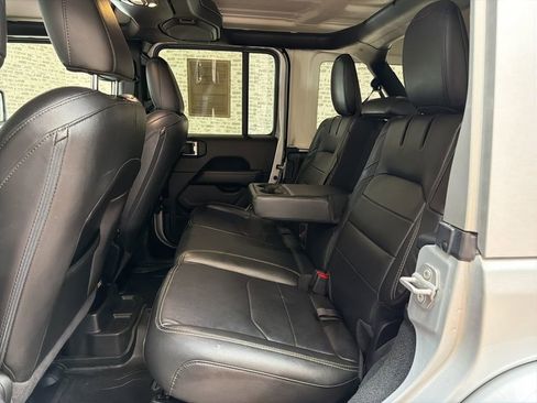 Used 2022 Jeep Wrangler Unlimited Sahara w/ Cold Weather Group image 14