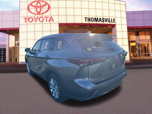 New 2026 Toyota Highlander Limited image 7