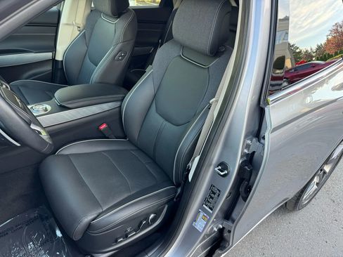 Used 2024 Genesis Electrified GV70 image 24