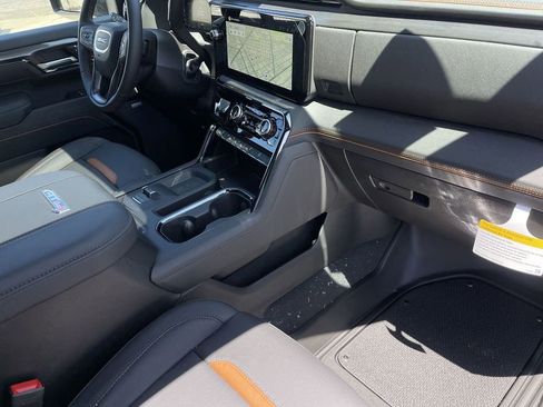 New 2026 GMC Sierra 2500 AT4 w/ AT4 Premium Plus Package AWD/4WD image 29