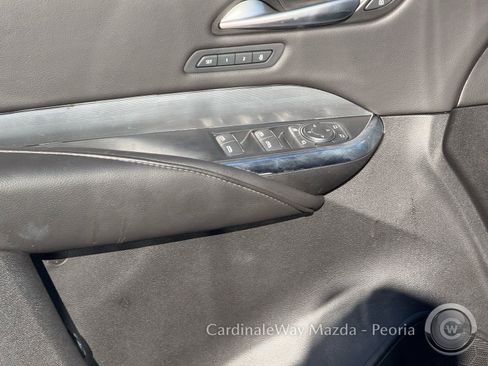Used 2025 Cadillac XT4 Premium Luxury image 21