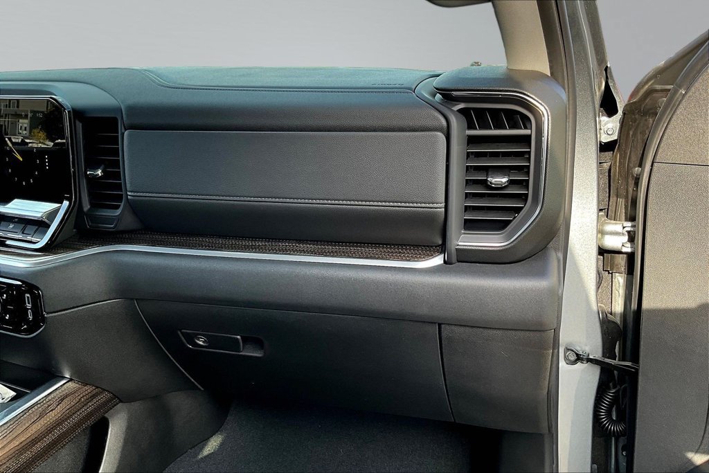 Used 2026 Chevrolet Silverado 1500 RST w/ Redline Edition AWD/4WD image 27