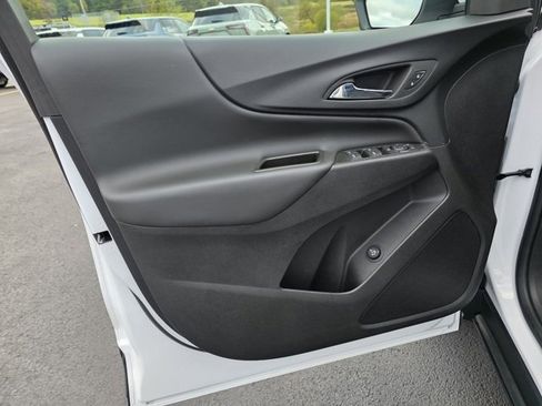 Used 2023 Chevrolet Equinox LT image 12