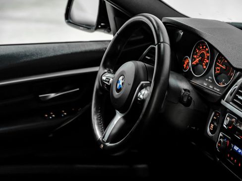 Used 2017 BMW 340i Sedan RWD image 18