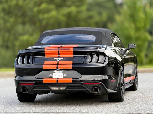 Used 2020 Ford Mustang Premium RWD image 7