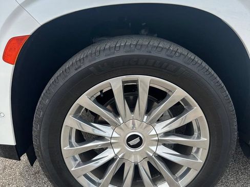 Used 2021 Cadillac Escalade Premium Luxury AWD/4WD image 22