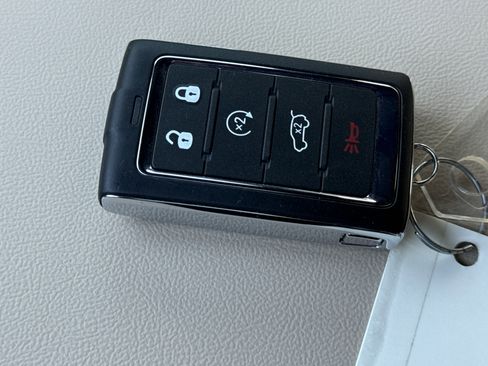New 2025 Jeep Grand Cherokee Limited w/ Luxury Tech Group II RWD image 35