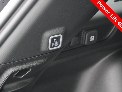 Used 2024 Jeep Grand Cherokee Limited w/ Black Appearance Package image 8