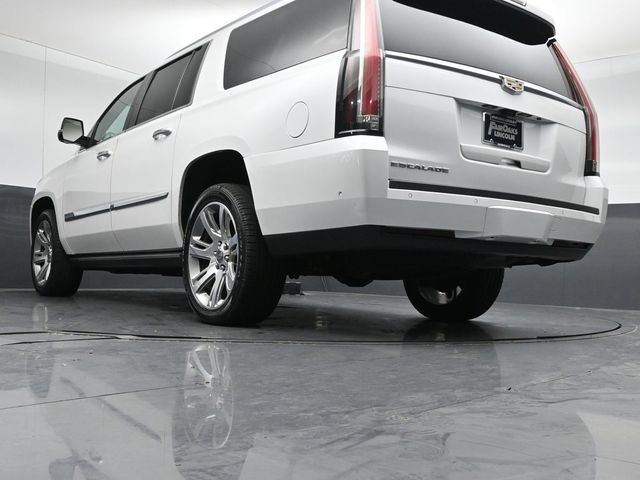Used 2018 Cadillac Escalade ESV Premium Luxury AWD/4WD image 43
