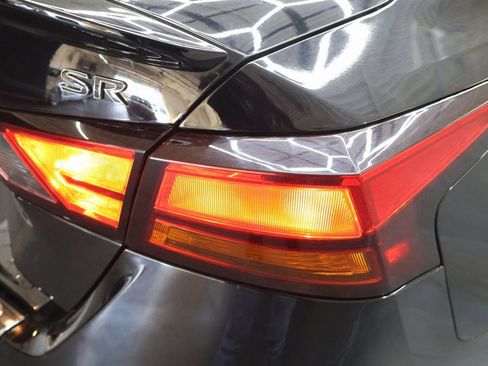 Used 2021 Nissan Altima 2.5 SR w/ SR Premium Package image 28