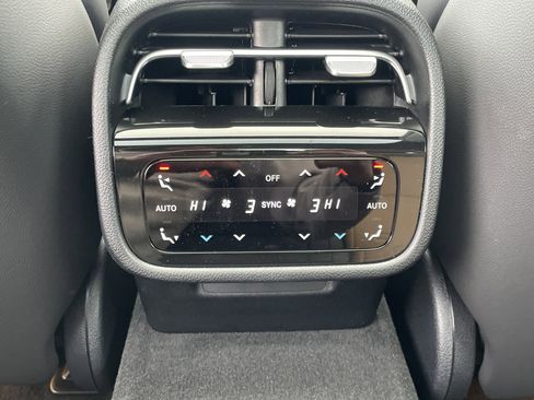 New 2026 Mercedes-Benz E 53 AMG e 4MATIC Sedan image 38