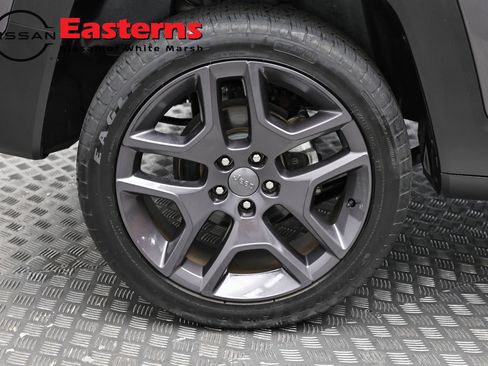 Used 2021 Jeep Renegade Latitude w/ Sun & Sound Group AWD/4WD image 30