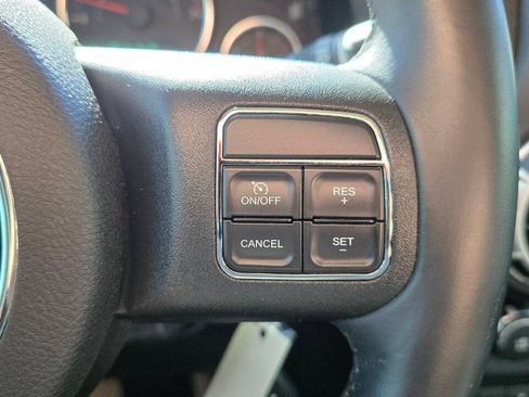Used 2014 Jeep Wrangler Unlimited Sahara w/ Dual Top Group AWD/4WD image 22