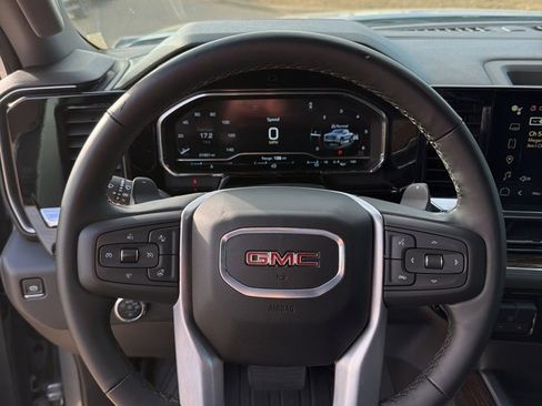 Used 2025 GMC Sierra 1500 Elevation image 29