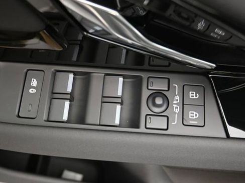 New 2026 Land Rover Range Rover Evoque S AWD/4WD image 19