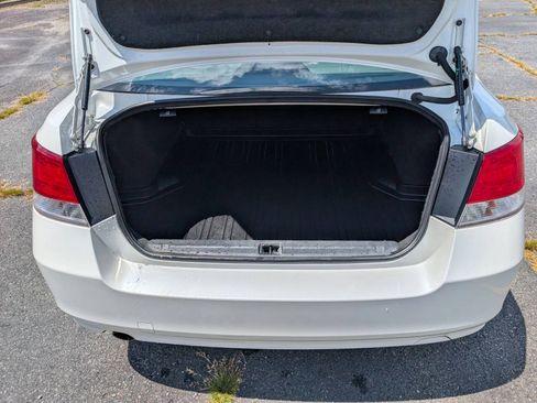 Used 2013 Subaru Legacy 2.5i Premium w/ All-Weather Pkg + Moonroof AWD/4WD image 30