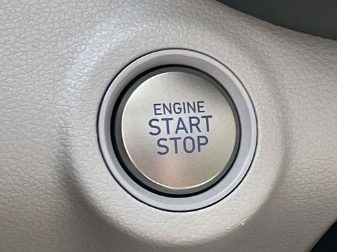 New 2025 Hyundai Venue SEL FWD image 22