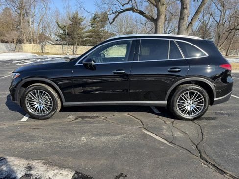 Used 2025 Mercedes-Benz GLC 300 4MATIC image 4