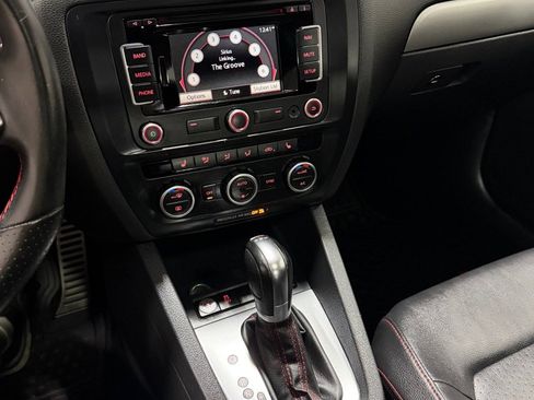 Used 2014 Volkswagen Jetta GLI Autobahn FWD image 13