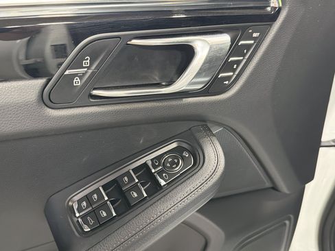 Certified 2026 Porsche Macan S AWD/4WD image 22