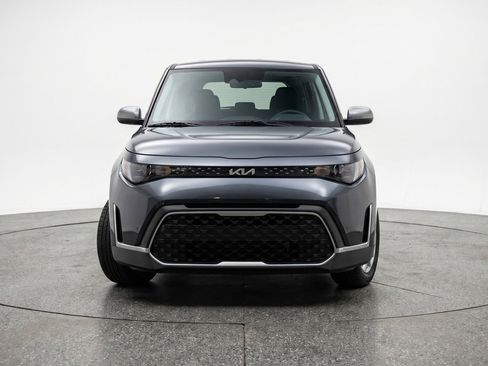 Used 2025 Kia Soul LX w/ LX Technology Package image 2