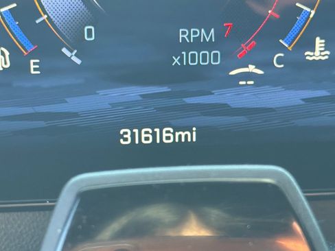 Used 2025 Chevrolet Traverse RS AWD/4WD image 19