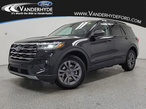 New 2026 Ford Explorer Active w/ Active Comfort Package image 1