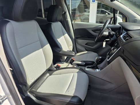 Used 2016 Buick Encore FWD image 18