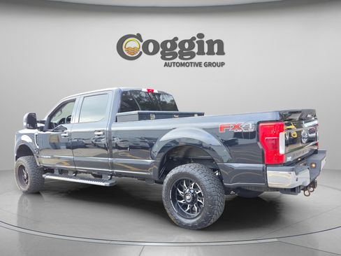 Used 2019 Ford F250 XLT w/ XLT Premium Package image 4