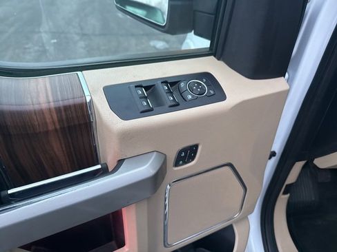 Used 2017 Ford F150 Lariat image 14