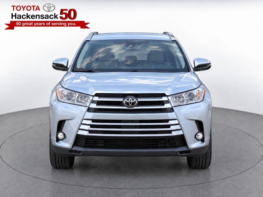 Used 2019 Toyota Highlander XLE AWD/4WD image 5