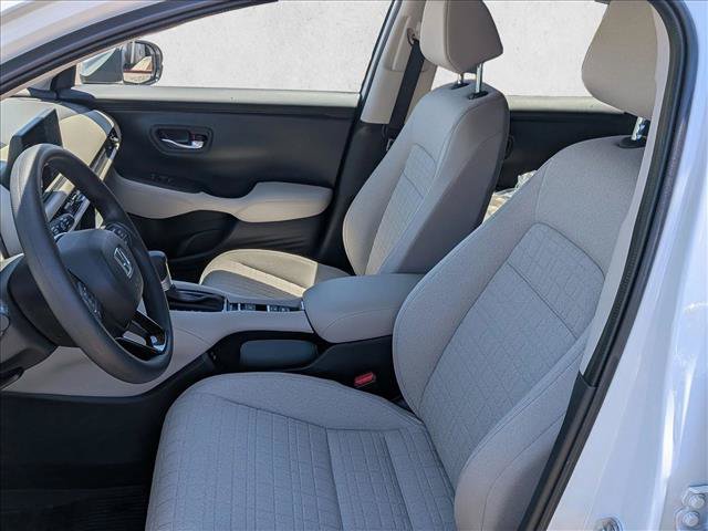 Used 2027 Honda HR-V LX image 4